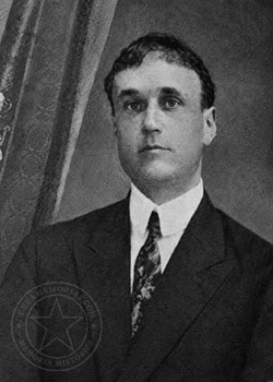 Retrato de José Manuel Pascual, gerente de La Moderna en San Diego del Valle, hacia 1919.