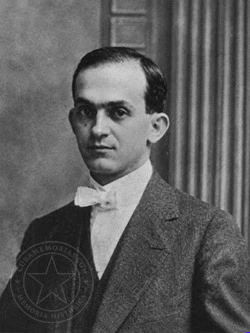 Retrato de José Ramón Rodríguez, gerente de La Moderna en San Diego del Valle, hacia 1919.