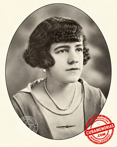 Retrato de Carmen Argüelles de la Llama, profesora de música vinculada al Conservatorio Sicardó de La Habana.