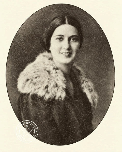 Retrato de Conchita Carneado, profesora de piano graduada del Conservatorio Sicardó y discípula de Cira Tormo.