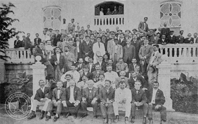 Miembros de las secciones de Recreo, Adorno y Propaganda en el Palacio Campoamor, Cojímar, 1908