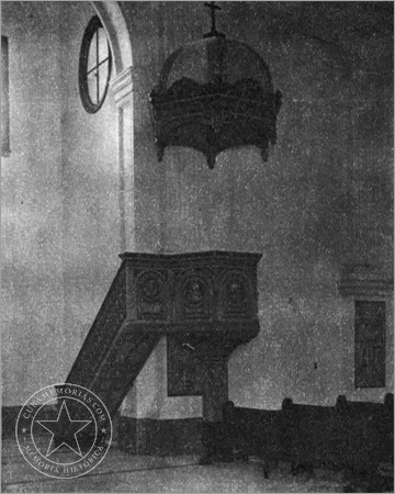 Púlpito de la nueva iglesia del Monasterio de Santa Clara de Asís en el Reparto Batista de Luyanó, La Habana, 1927.